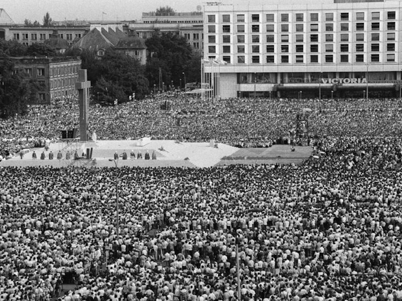 O discurso de João Paulo II em Varsóvia, Polônia, 1979