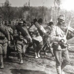 Tropas romenas marchando para o front. Varnita, março de 1917.
